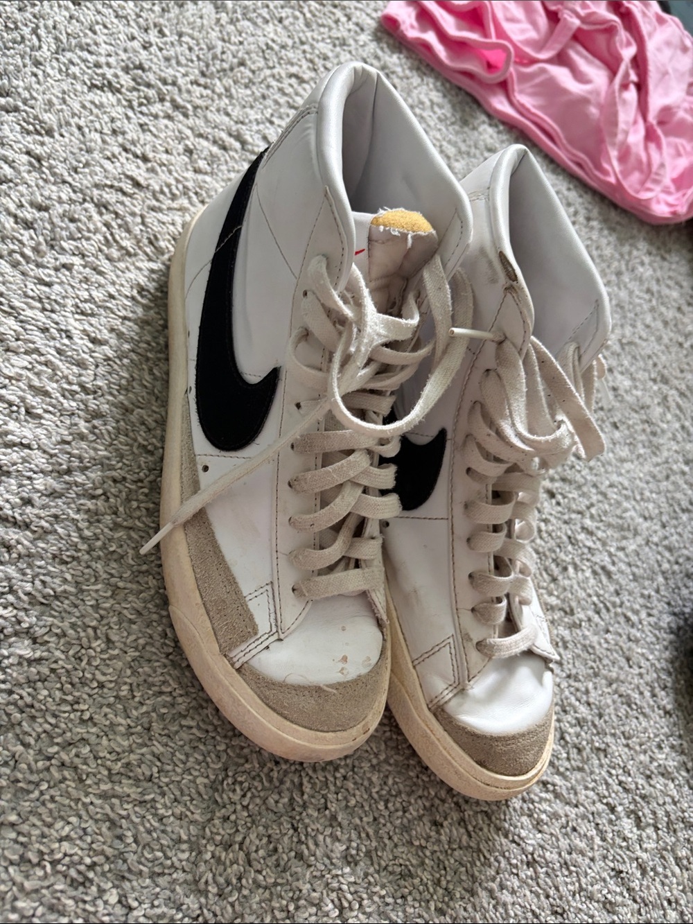 Nike White Sneakers with Black Swoosh and Tan Accents